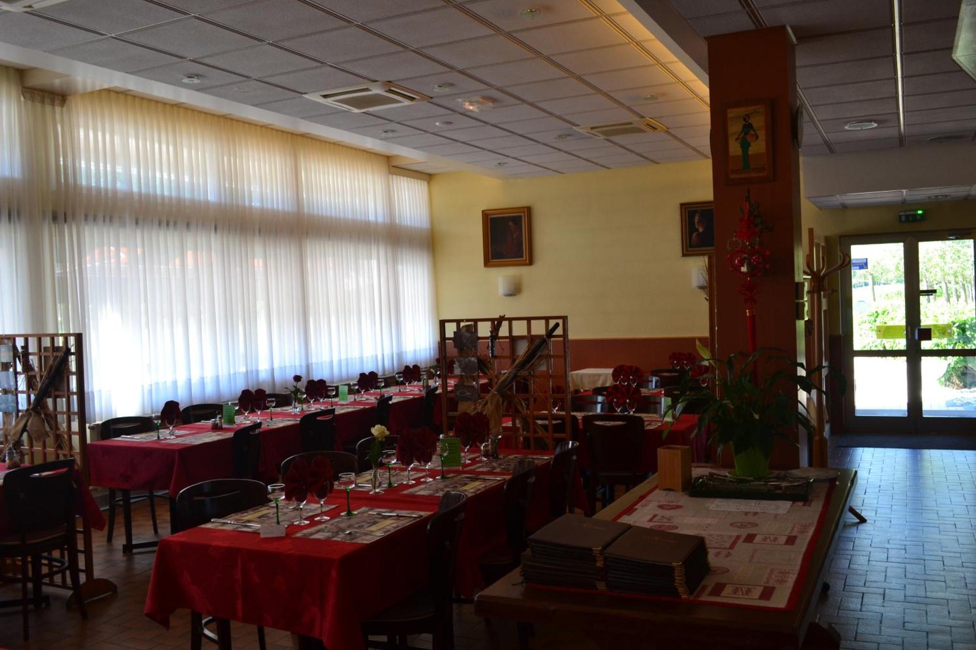 Hotel Restaurant Niemerich Пюлверсхайм Екстериор снимка